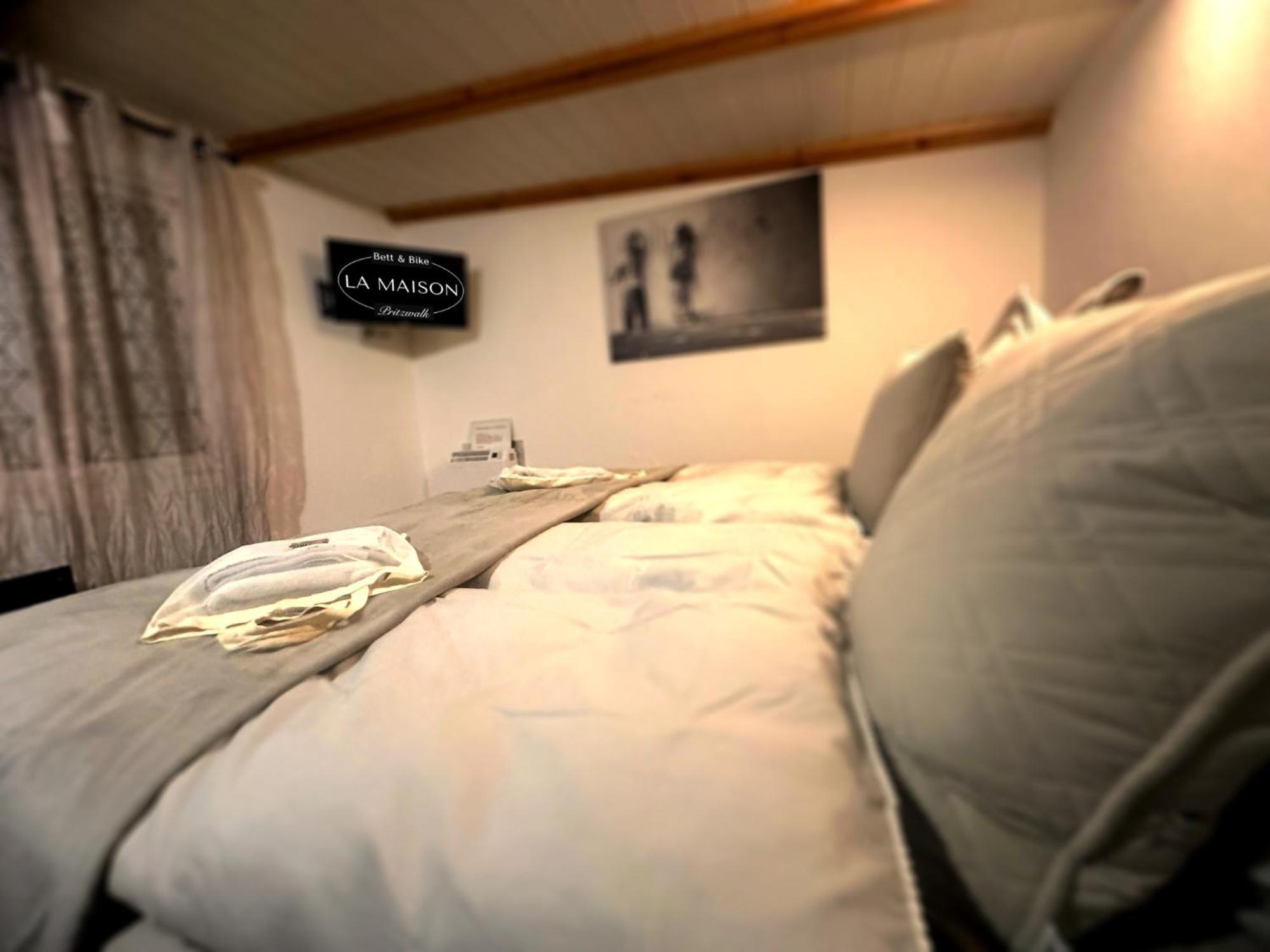 La Maison Pritzwalk - Bett & Bike Exterior photo